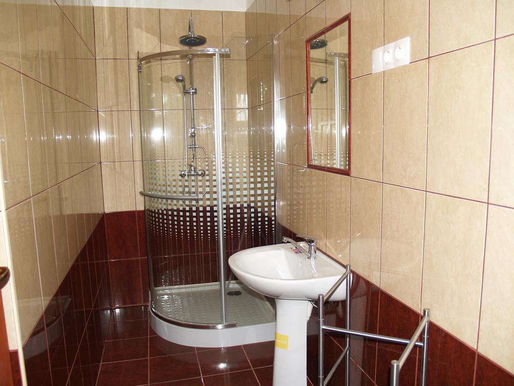 Liliom Apartman 久洛 外观 照片